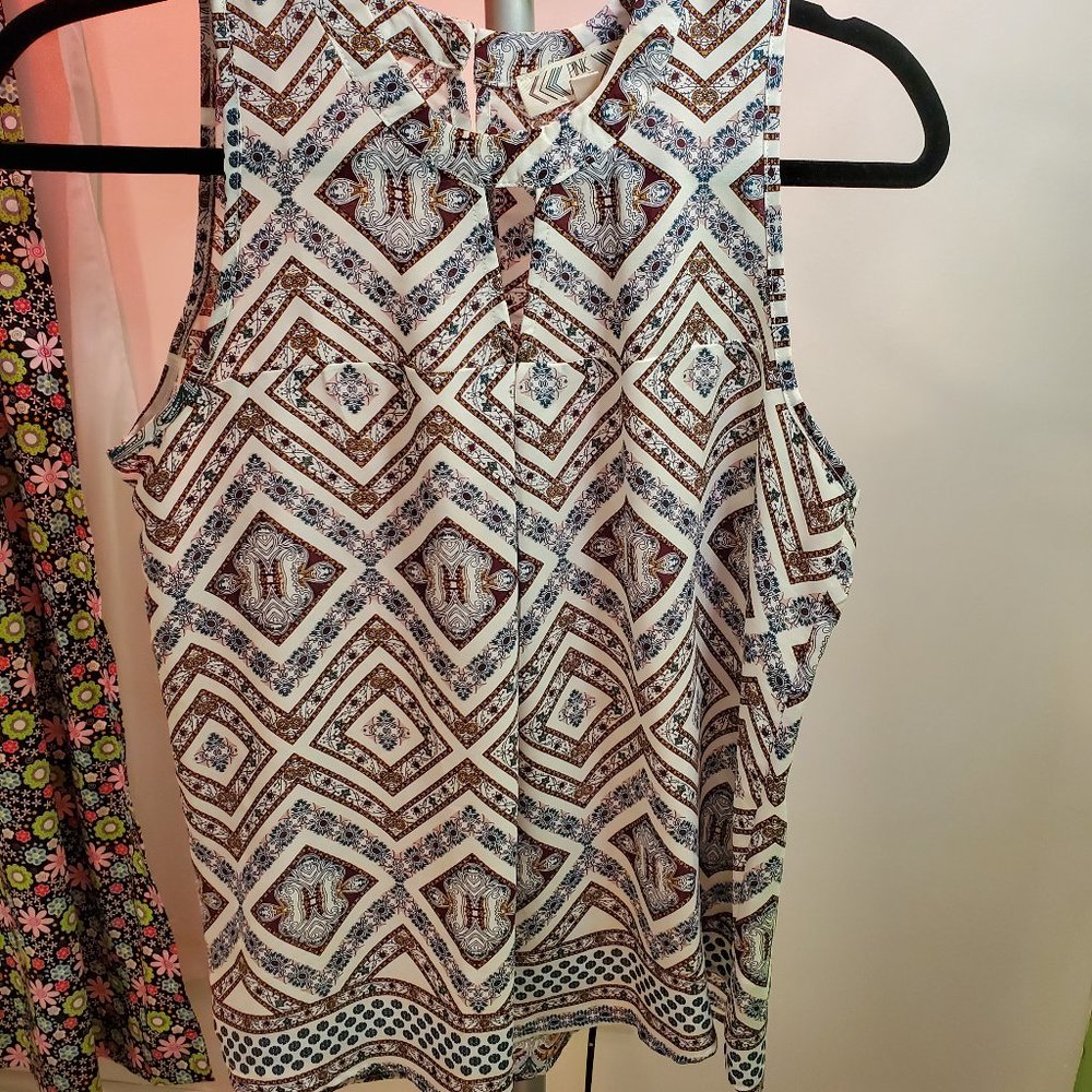 Women's Sleeveless V-Neck Blouse